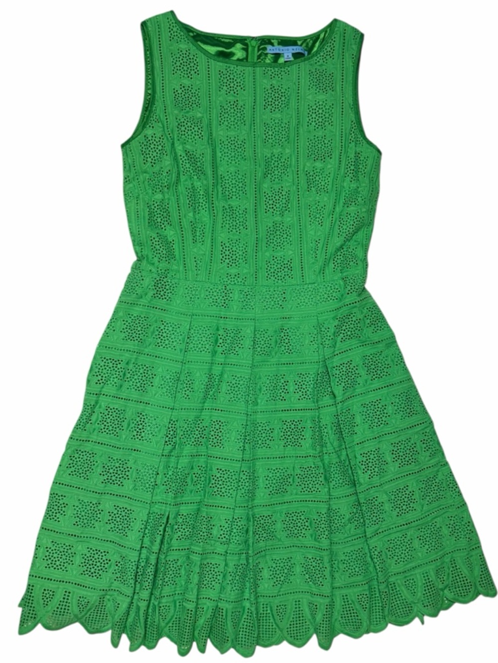 Antonio Melani Green Eyelet Fit and Flare Dress Sleeveless Scalloped Hem Size 6